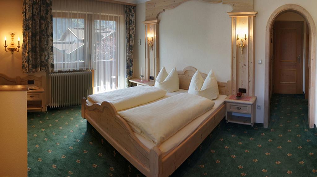 Gaestehaus Alpina Maurach  Ngoại thất bức ảnh